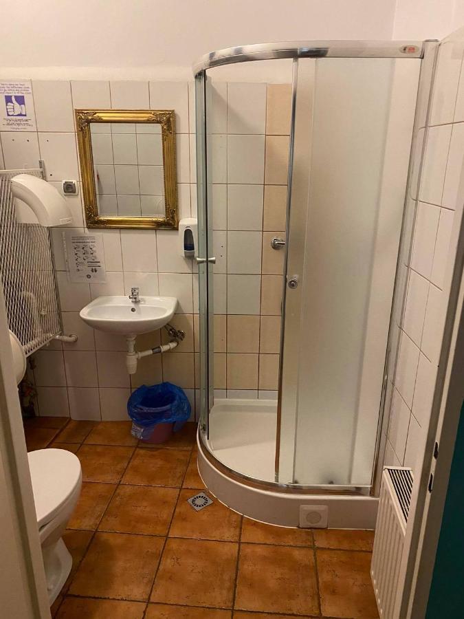 50 People Apartment 克拉科夫 外观 照片